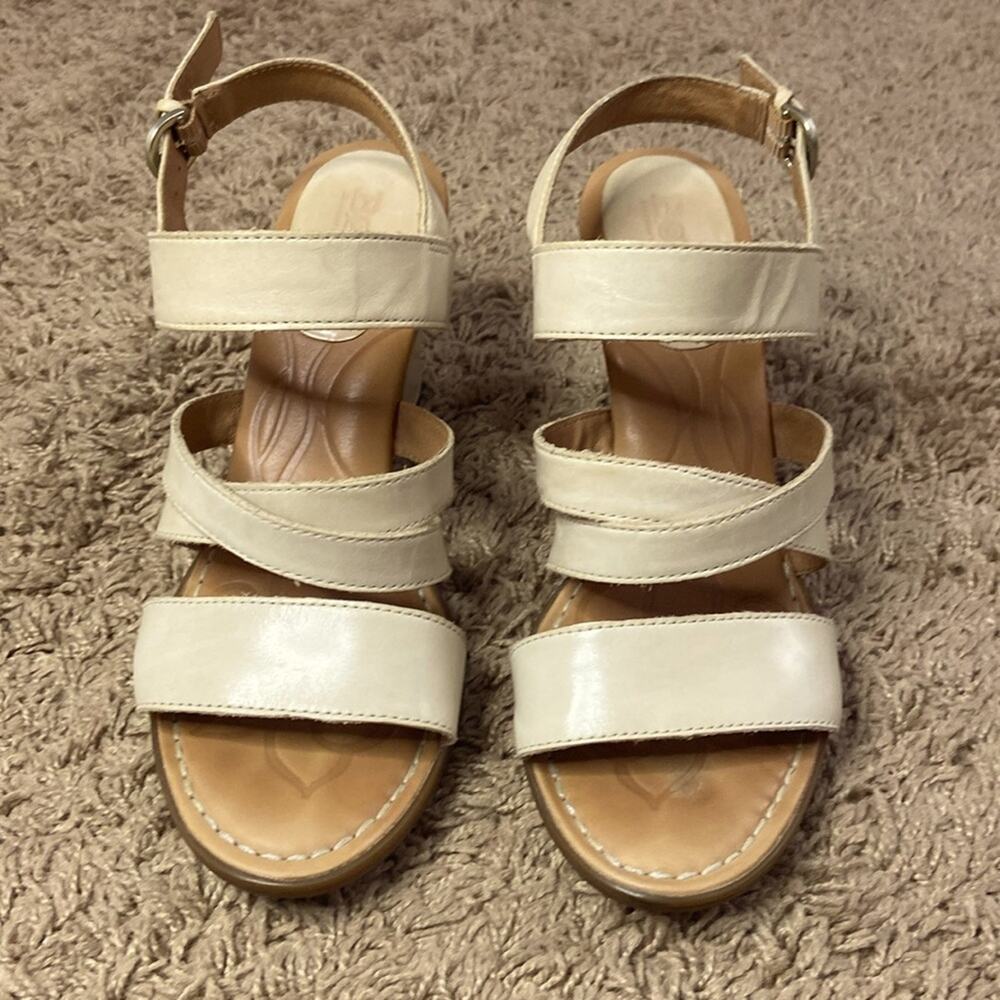 Born Women Off White Leather Strappy Heel Sandals Size 8